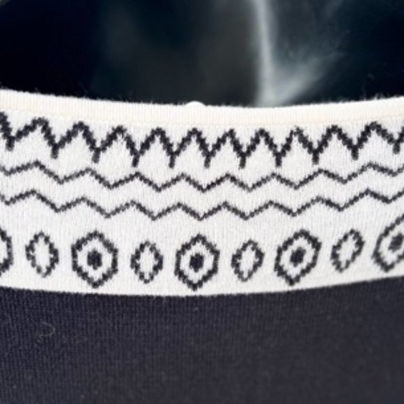 🌸4/$50🌸 A-line Tunic Sweater with 3/4 Sleeves - Picture 6 of 11